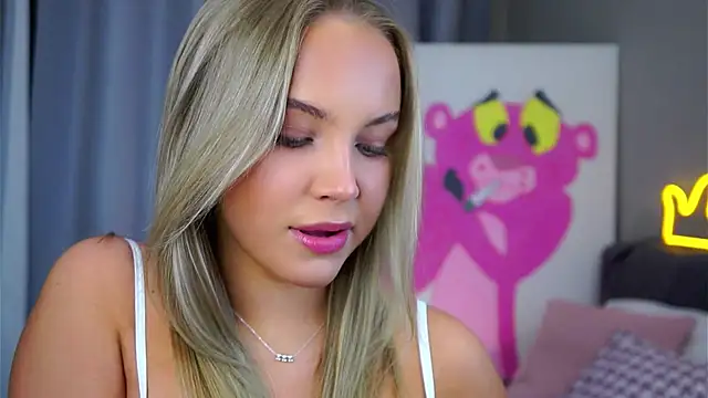 Snapshot of AftonConnett chatting on 11.22.25 AftonConnett online show from 11.22.25