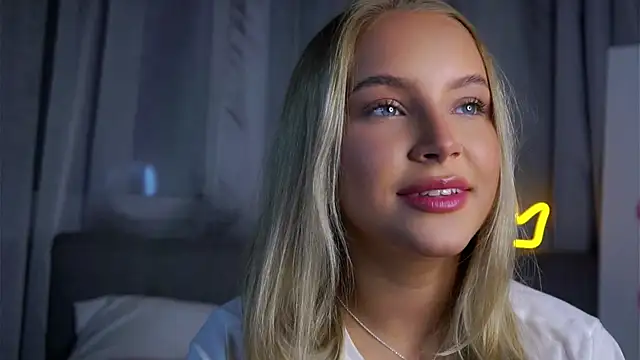 Snapshot of AftonConnett chatting on 12.16.25 AftonConnett online show from 12.16.25