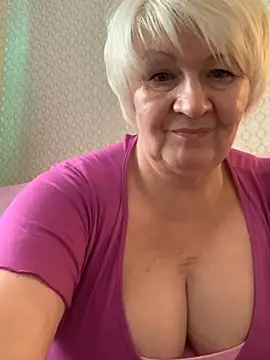 Laura Millf online show from 01.16.25