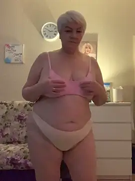 Laura Millf online show from 01.30.25