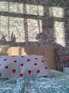 Laura Millf online show from 02.20.25