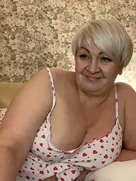 Laura Millf online show from 03.03.25