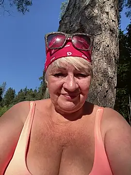Laura Millf online show from 07.17.26