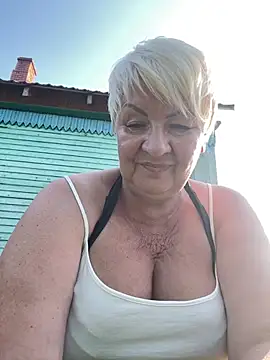 Laura Millf online show from 07.28.26