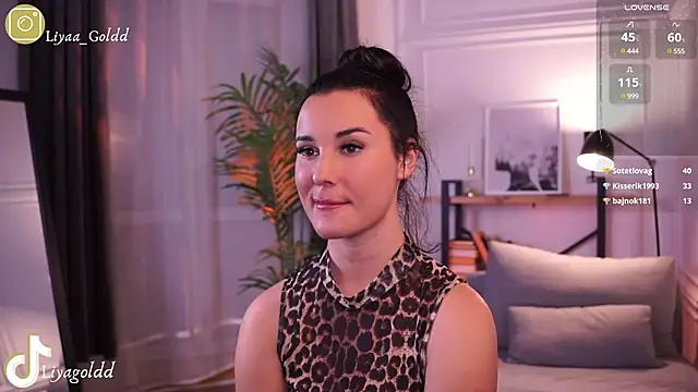 Snapshot of Liya_Gold_ chatting on 12.16.24 Liya Gold  online show from 12.16.24