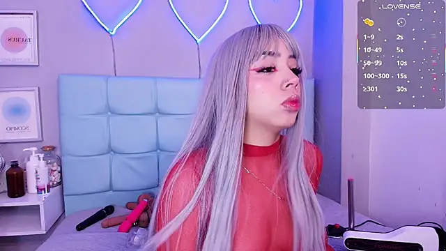 Lizzie-Evans online show from 03.08.25