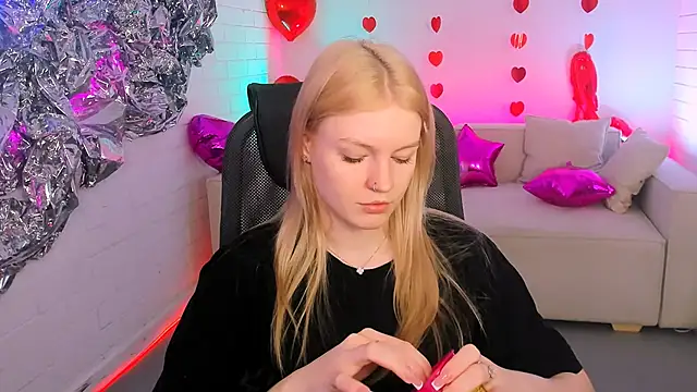 GraceGlamour online show from 02.22.25