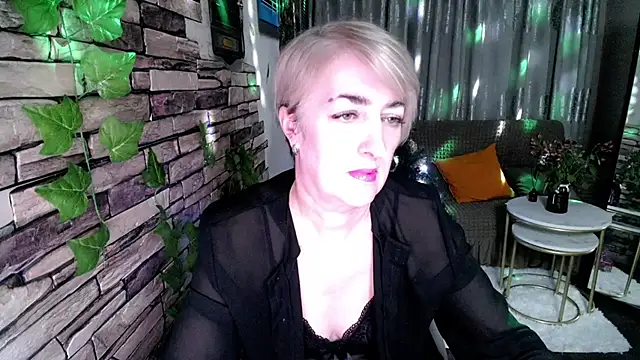 Hot Girl87 online show from 12.19.24