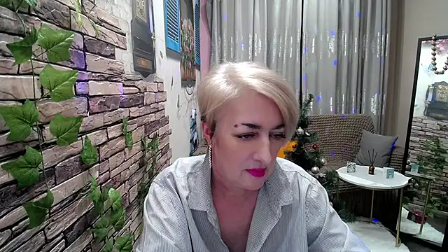 Hot Girl87 online show from 12.24.24