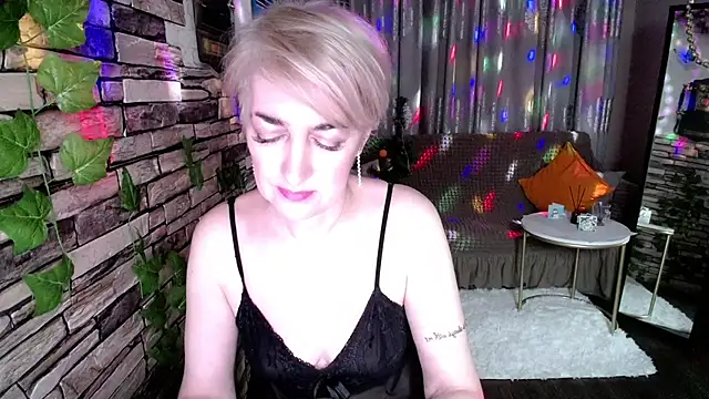 Hot Girl87 online show from 12.30.24