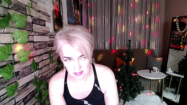 Hot Girl87 online show from 01.04.25