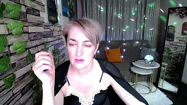 Hot Girl87 online show from 01.19.25