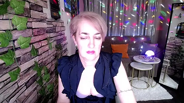 Hot Girl87 online show from 01.21.25