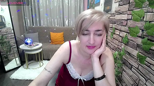 Hot Girl87 online show from 02.03.25