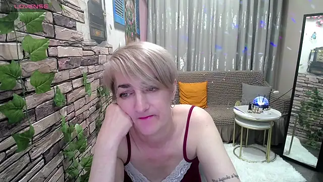 Hot Girl87 online show from 02.08.25