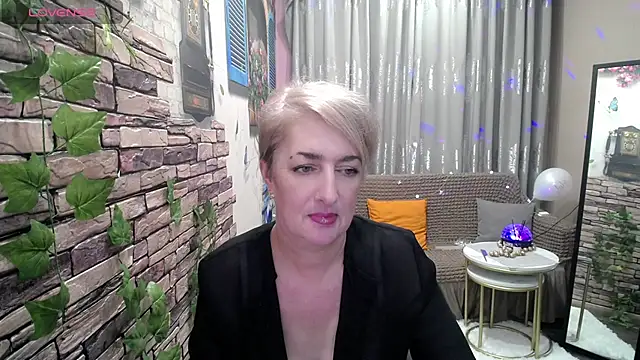 Hot Girl87 online show from 02.09.25