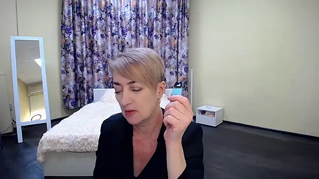 Hot Girl87 online show from 03.10.25