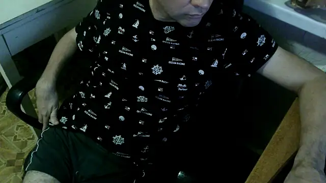 Snapshot of AlDON59 chatting on 01.04.25 AlDON59 online show from 01.04.25