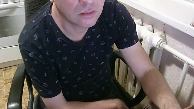 Snapshot of AlDON59 chatting on 10.30.25 AlDON59 online show from 10.30.25