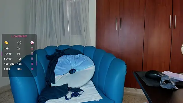 Julie Markk online show from 11.05.25