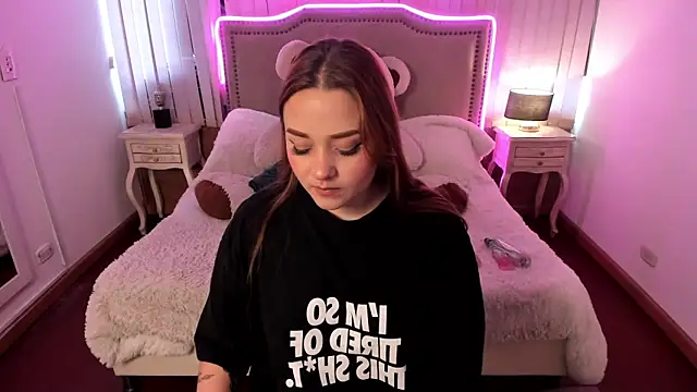 Snapshot of Valentina_Se chatting on 12.23.24 Valentina Se online show from 12.23.24