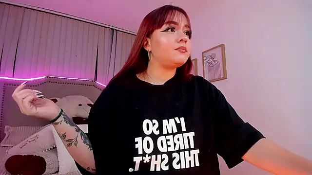 Snapshot of Valentina_Se chatting on 03.20.25 Valentina Se online show from 03.20.25