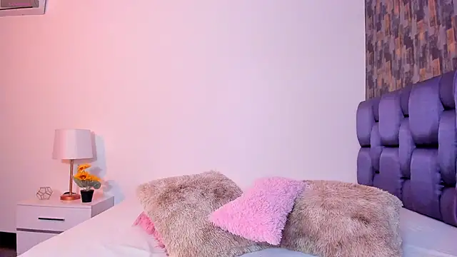 IsabellaAnngel online show from 02.22.25