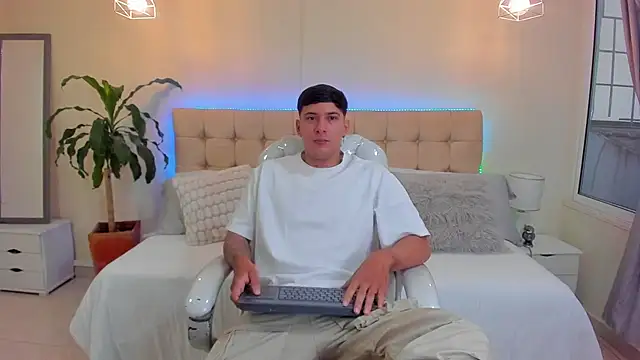 Damian23   online show from 01.15.25