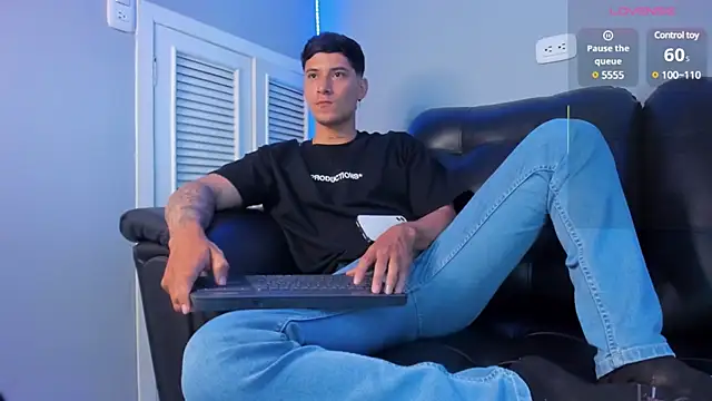 Damian23   online show from 03.21.25