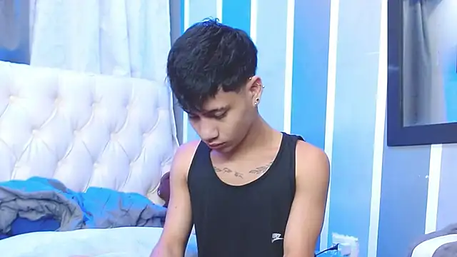 Snapshot of Sexys_Boys_Hot1 chatting on 12.29.24 Sexys Boys Hot1 online show from 12.29.24