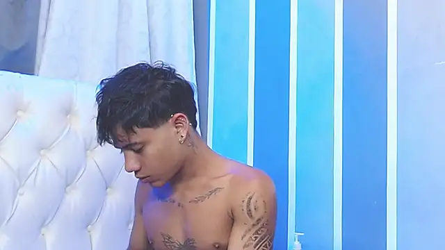 Snapshot of Sexys_Boys_Hot1 chatting on 01.07.25 Sexys Boys Hot1 online show from 01.07.25