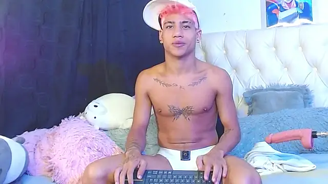 Snapshot of Sexys_Boys_Hot1 chatting on 01.24.25 Sexys Boys Hot1 online show from 01.24.25