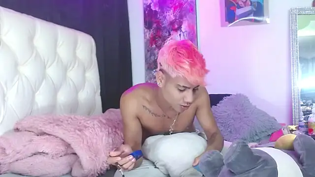 Snapshot of Sexys_Boys_Hot1 chatting on 01.31.25 Sexys Boys Hot1 online show from 01.31.25