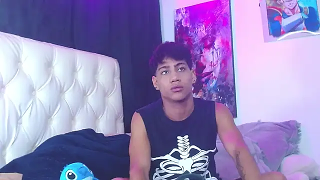 Snapshot of Sexys_Boys_Hot1 chatting on 02.15.25 Sexys Boys Hot1 online show from 02.15.25