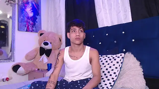 Snapshot of Sexys_Boys_Hot1 chatting on 09.20.25 Sexys Boys Hot1 online show from 09.20.25