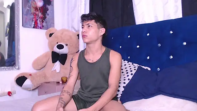 Snapshot of Sexys_Boys_Hot1 chatting on 10.05.25 Sexys Boys Hot1 online show from 10.05.25