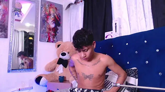 Snapshot of Sexys_Boys_Hot1 chatting on 10.23.25 Sexys Boys Hot1 online show from 10.23.25