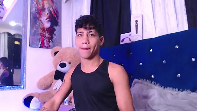 Snapshot of Sexys_Boys_Hot1 chatting on 10.24.25 Sexys Boys Hot1 online show from 10.24.25