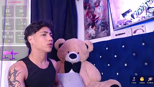 Snapshot of Sexys_Boys_Hot1 chatting on 10.29.25 Sexys Boys Hot1 online show from 10.29.25