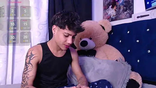 Snapshot of Sexys_Boys_Hot1 chatting on 11.11.25 Sexys Boys Hot1 online show from 11.11.25