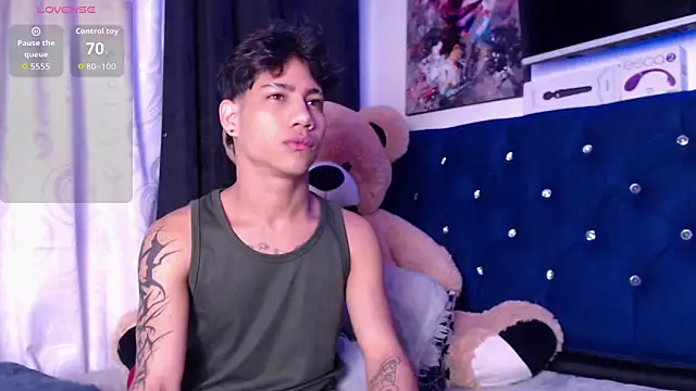 Snapshot of Sexys_Boys_Hot1 chatting on 11.13.25 Sexys Boys Hot1 online show from 11.13.25