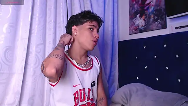 Snapshot of Sexys_Boys_Hot1 chatting on 12.02.25 Sexys Boys Hot1 online show from 12.02.25