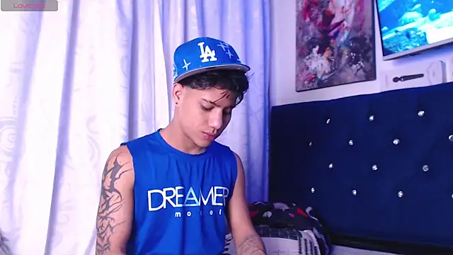 Snapshot of Sexys_Boys_Hot1 chatting on 12.03.25 Sexys Boys Hot1 online show from 12.03.25