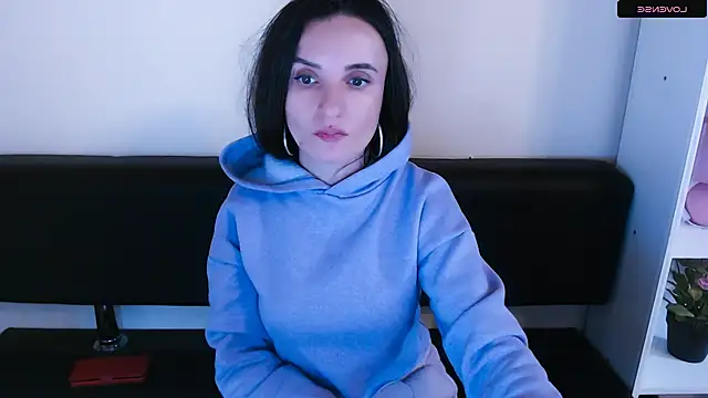 LaimaV  online show from 01.05.25