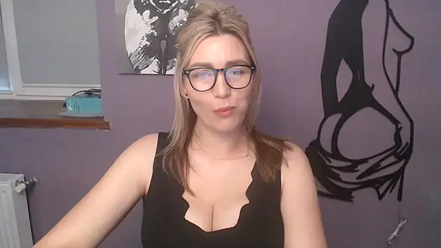 Snapshot of _sexy_lady chatting on 05.27.26 sexy lady online show from 05.27.26