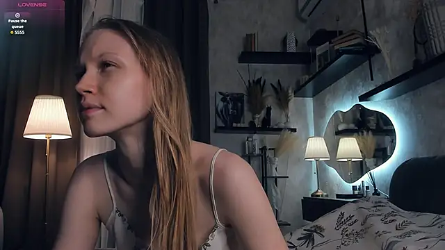 Snapshot of AnitaaClark chatting on 10.05.25 AnitaaClark online show from 10.05.25