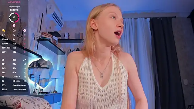 Snapshot of AnitaaClark chatting on 10.29.25 AnitaaClark online show from 10.29.25