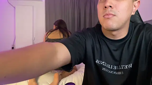 Snapshot of dereckbrownn chatting on 02.19.25 dereckbrownn online show from 02.19.25