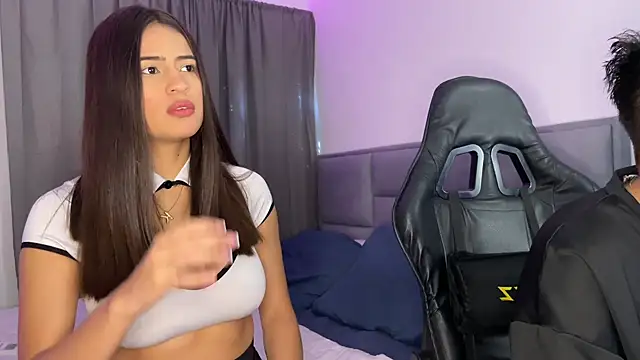 Snapshot of dereckbrownn chatting on 02.23.25 dereckbrownn online show from 02.23.25