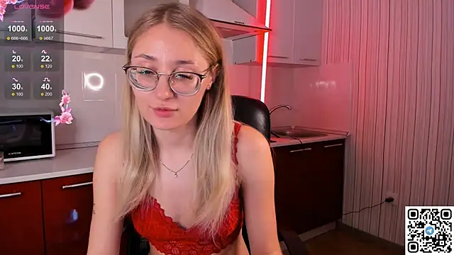 Snapshot of LivyyBossom chatting on 12.15.24 LivyyBossom online show from 12.15.24